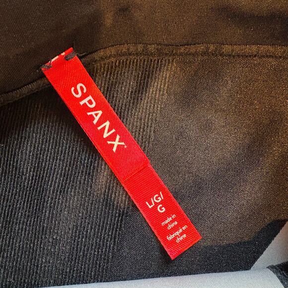 Spanx High Waisted Short Black Size Large - Picture 2 of 5